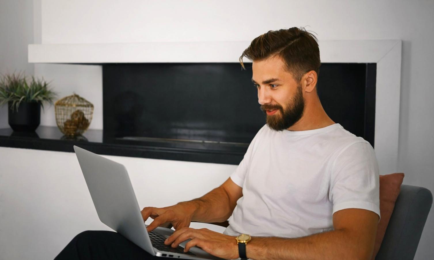 Tableaux de modélisation financière avec différents scénarios d'entreprise